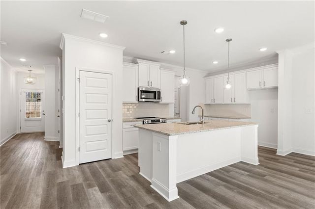 5629 Overview Drive, Flowery Branch, GA 30542