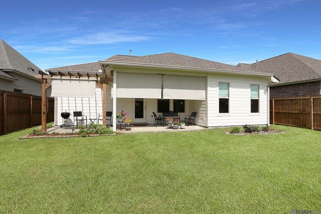 5169 Black River Rd, Darrow, LA 70725