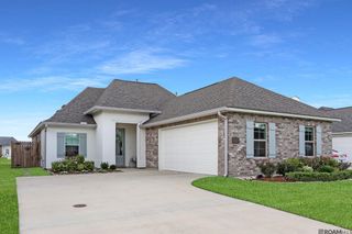 5169 Black River Rd, Darrow, LA 70725