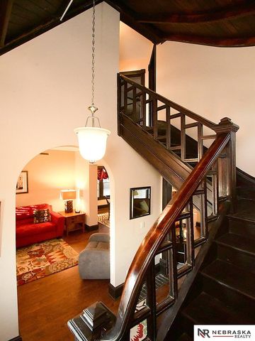 2146 S 34th Street, Omaha, NE 68105