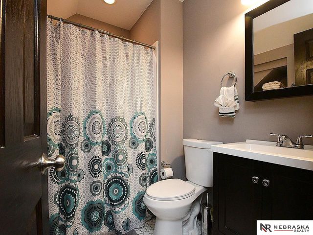 2146 S 34th Street, Omaha, NE 68105