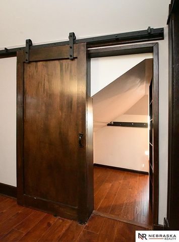 2146 S 34th Street, Omaha, NE 68105