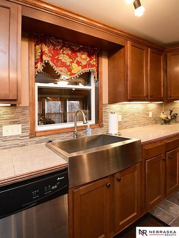 2146 S 34th Street, Omaha, NE 68105