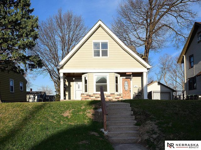 2146 S 34th Street, Omaha, NE 68105