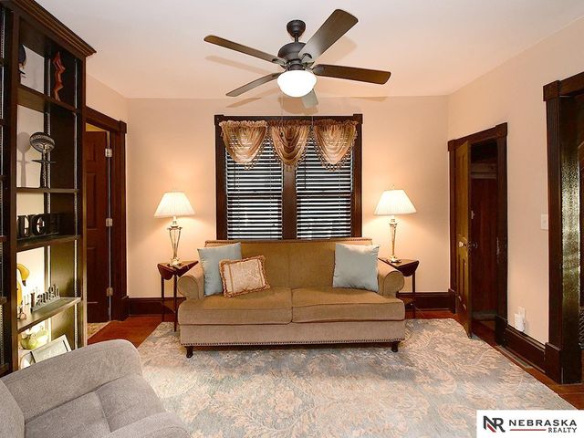 2146 S 34th Street, Omaha, NE 68105