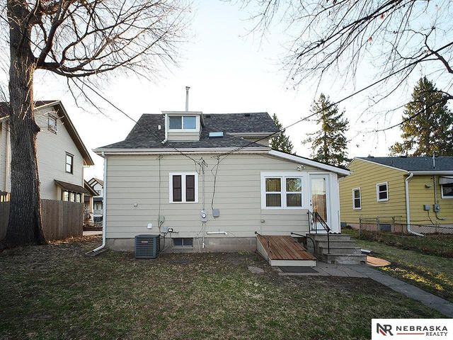 2146 S 34th Street, Omaha, NE 68105