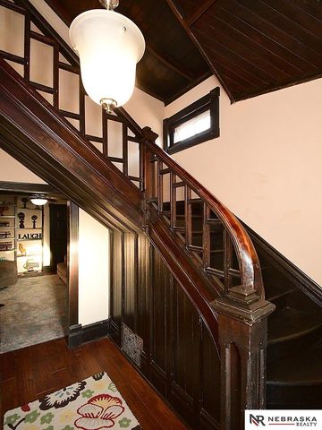 2146 S 34th Street, Omaha, NE 68105