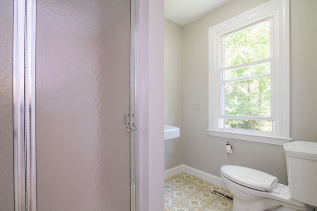 53 Iduna Ln, Amherst, MA 01002