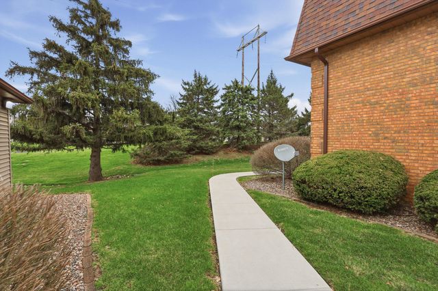 4190 MALLARD Court 9, Bettendorf, IA 52722