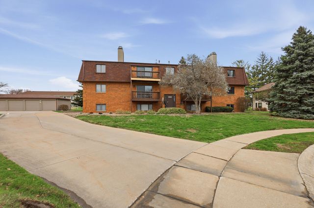 4190 MALLARD Court 9, Bettendorf, IA 52722