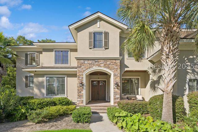 13 Hummock Pl, Hilton Head Island, SC 29926