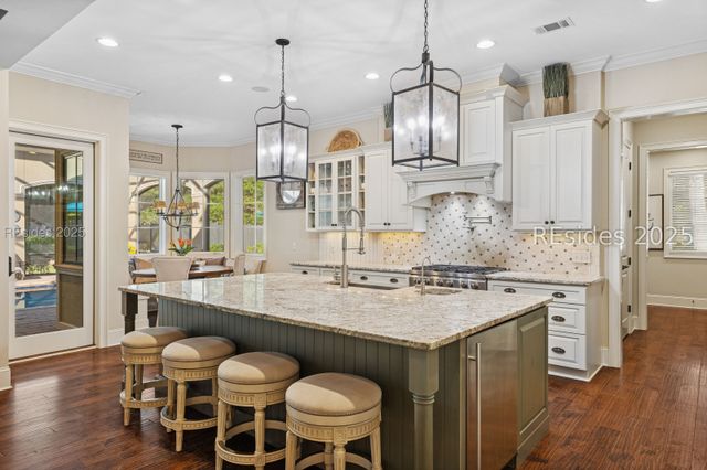 13 Hummock Pl, Hilton Head Island, SC 29926