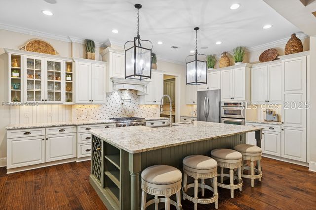 13 Hummock Pl, Hilton Head Island, SC 29926