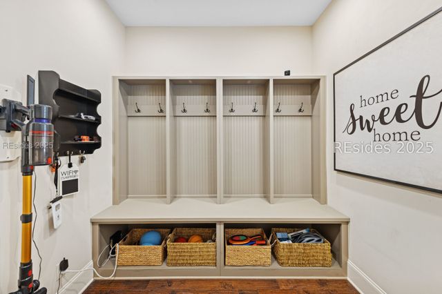 13 Hummock Pl, Hilton Head Island, SC 29926