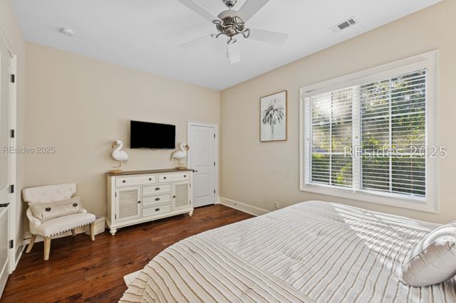 13 Hummock Pl, Hilton Head Island, SC 29926