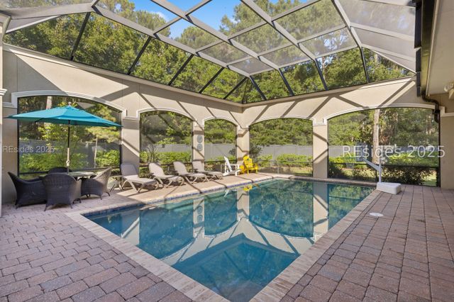 13 Hummock Pl, Hilton Head Island, SC 29926