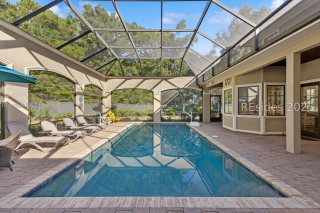 13 Hummock Pl, Hilton Head Island, SC 29926