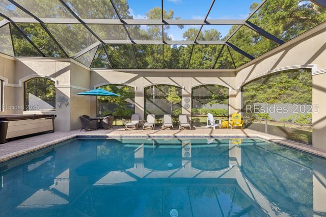 13 Hummock Pl, Hilton Head Island, SC 29926