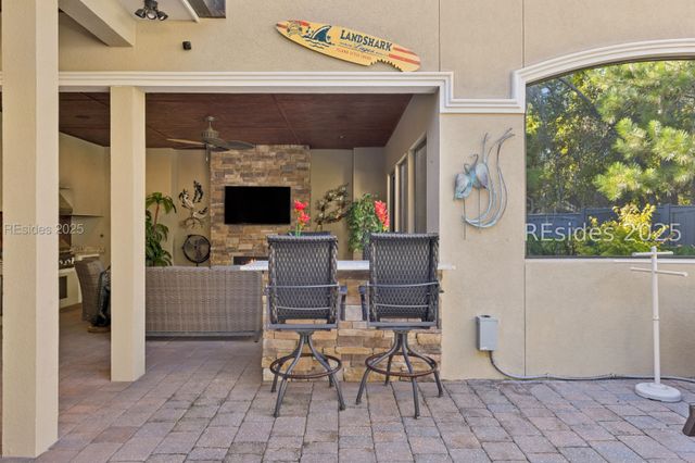 13 Hummock Pl, Hilton Head Island, SC 29926