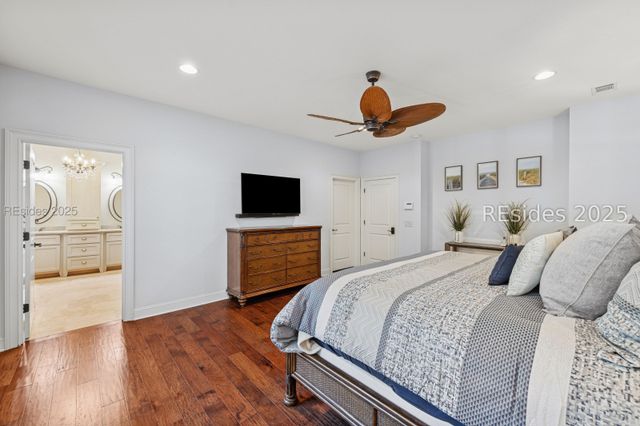 13 Hummock Pl, Hilton Head Island, SC 29926