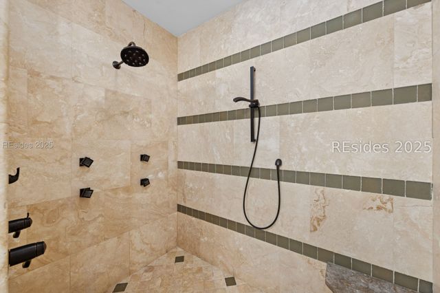 13 Hummock Pl, Hilton Head Island, SC 29926