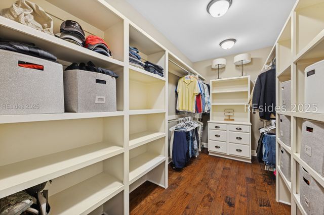 13 Hummock Pl, Hilton Head Island, SC 29926