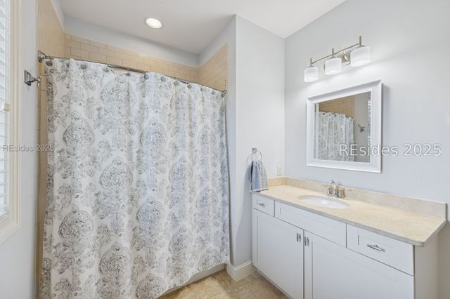 13 Hummock Pl, Hilton Head Island, SC 29926