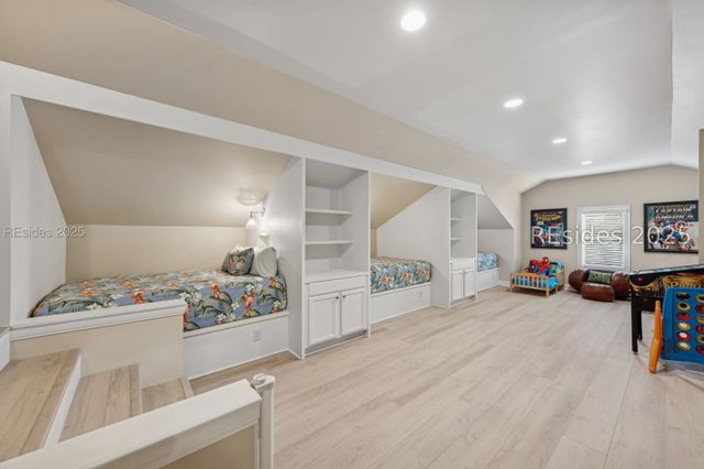 13 Hummock Pl, Hilton Head Island, SC 29926