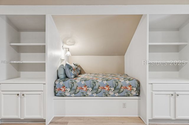 13 Hummock Pl, Hilton Head Island, SC 29926