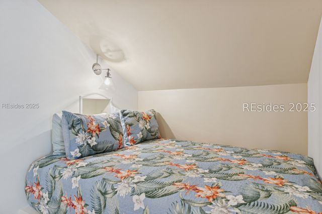 13 Hummock Pl, Hilton Head Island, SC 29926