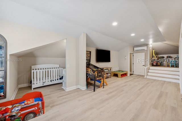 13 Hummock Pl, Hilton Head Island, SC 29926