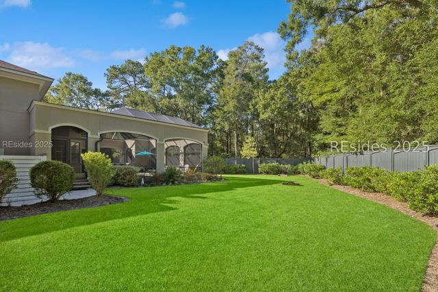13 Hummock Pl, Hilton Head Island, SC 29926