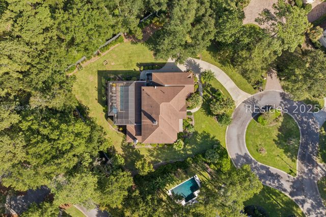 13 Hummock Pl, Hilton Head Island, SC 29926