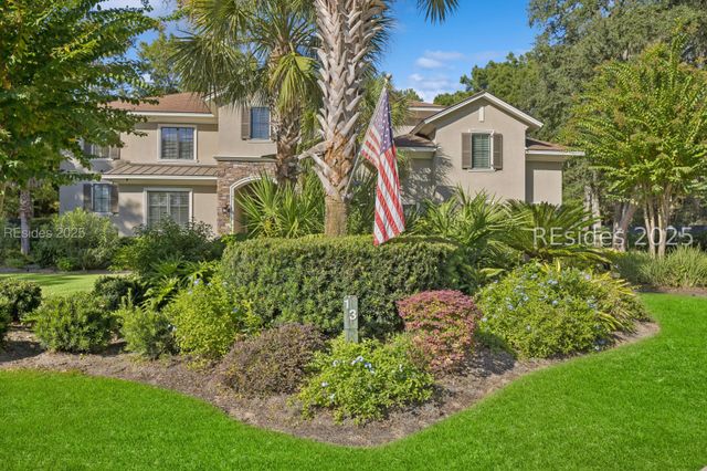 13 Hummock Pl, Hilton Head Island, SC 29926