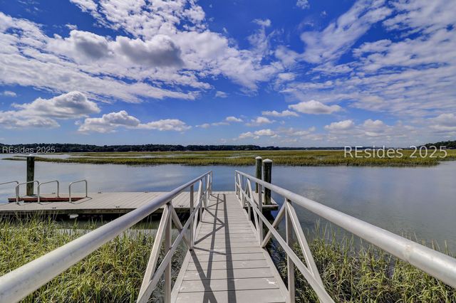 13 Hummock Pl, Hilton Head Island, SC 29926