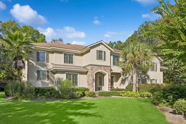 13 Hummock Pl, Hilton Head Island, SC 29926