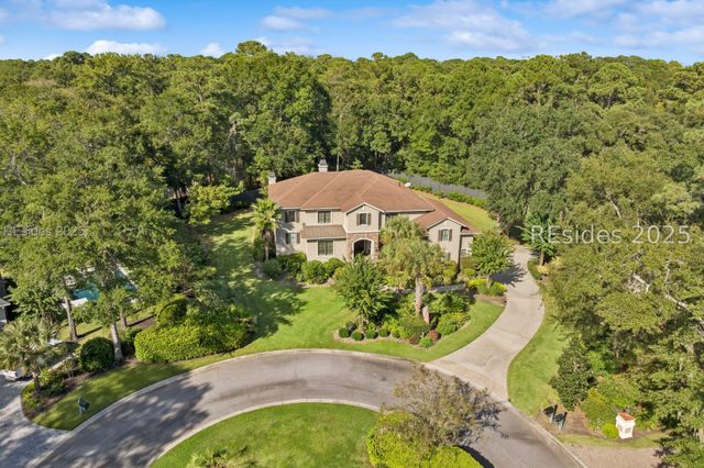 13 Hummock Pl, Hilton Head Island, SC 29926