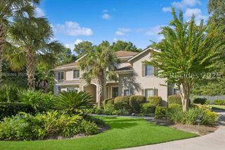 13 Hummock Pl, Hilton Head Island, SC 29926