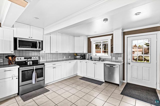 2440 Oakes Ave, Superior, WI 54880