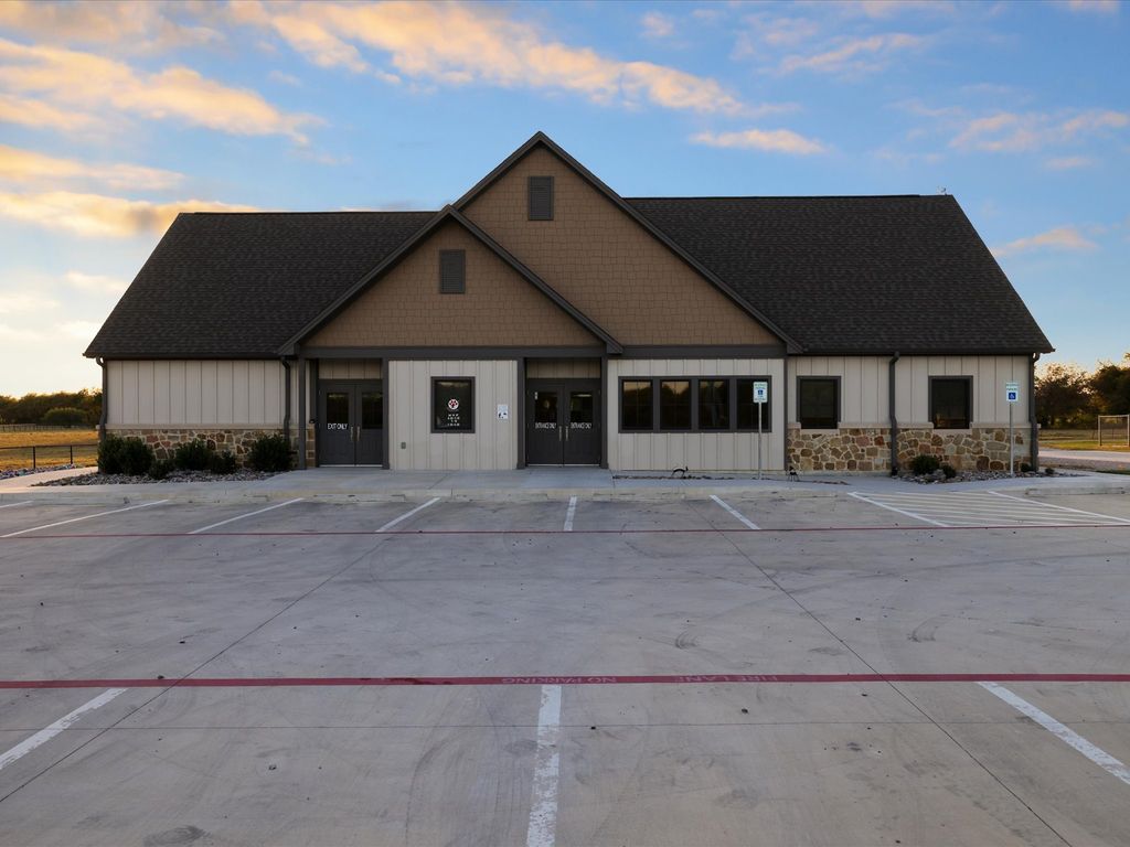 9849 Fm-156, Justin, TX 76247 — exterior