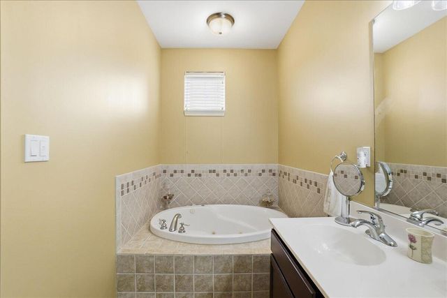 13244 E Lake Shore Drive B202, Cedar Lake, IN 46303