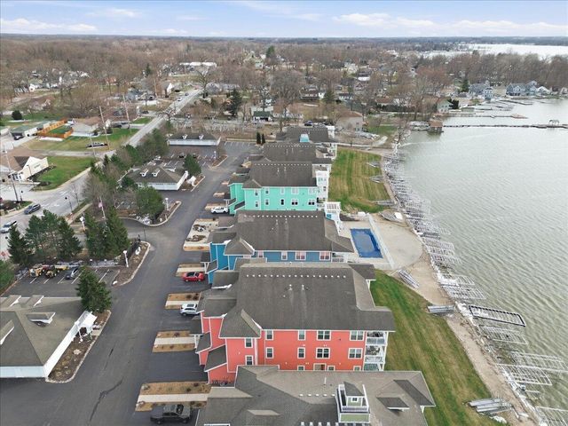 13244 E Lake Shore Drive B202, Cedar Lake, IN 46303