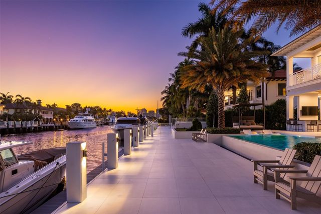 2520 DEL LAGO Drive, Fort Lauderdale, FL 33316