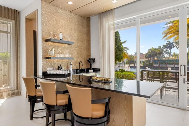 2520 DEL LAGO Drive, Fort Lauderdale, FL 33316