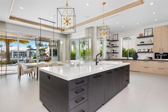 2520 DEL LAGO Drive, Fort Lauderdale, FL 33316