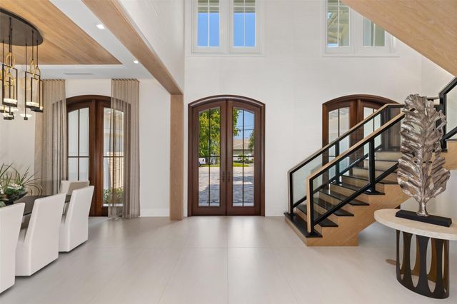 2520 DEL LAGO Drive, Fort Lauderdale, FL 33316