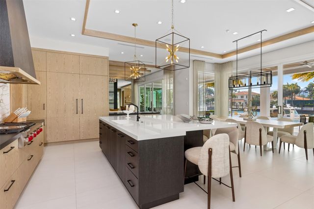 2520 DEL LAGO Drive, Fort Lauderdale, FL 33316