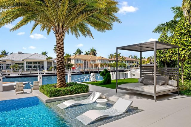 2520 DEL LAGO Drive, Fort Lauderdale, FL 33316