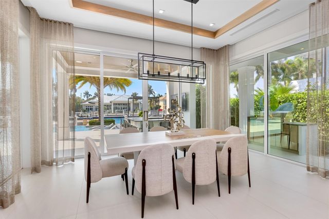 2520 DEL LAGO Drive, Fort Lauderdale, FL 33316