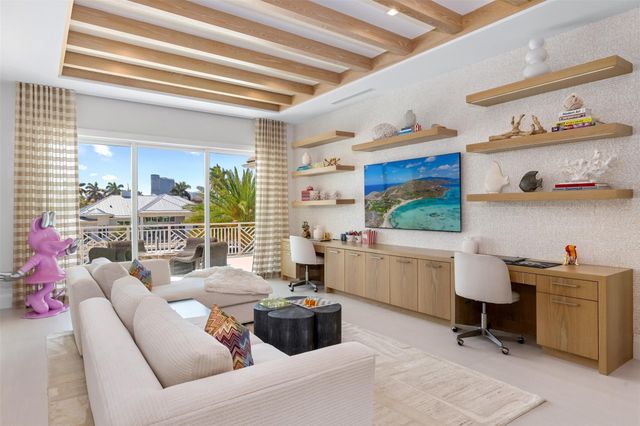 2520 DEL LAGO Drive, Fort Lauderdale, FL 33316